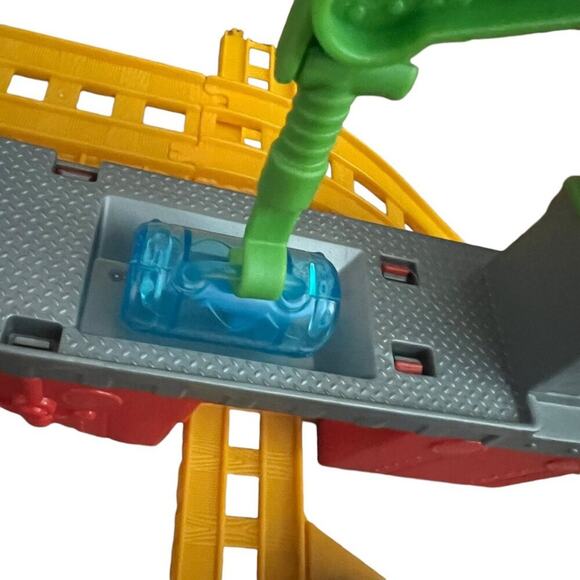 Thomas & Friends Collectible Railway Shark Delivery Deluxe Set - Picture 6 of 9